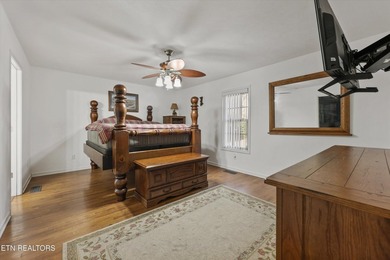 This one is priced WAY below comps, and is being sold AS IS. 637 - photo 35