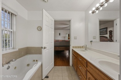 This one is priced WAY below comps, and is being sold AS IS. 637 - photo 37