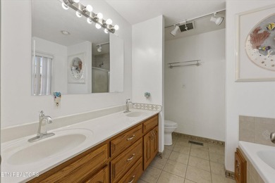 This one is priced WAY below comps, and is being sold AS IS. 637 - photo 38