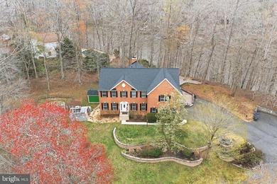 Welcome to Ballantrae Estates. Nestled on 5 scenic acres, this - photo 1