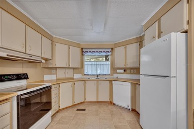 Located in the resident-owned 55+ community of Molokai, this - photo 13