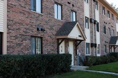 (private lake, pond, creek) Condo For Sale in Vernon Hills Illinois