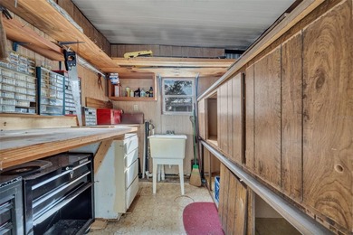 Located in the resident-owned 55+ community of Molokai, this - photo 24
