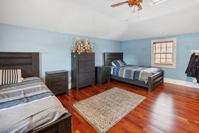 A Distinguished Bay Ridge Estate with Timeless Elegance & - photo 38