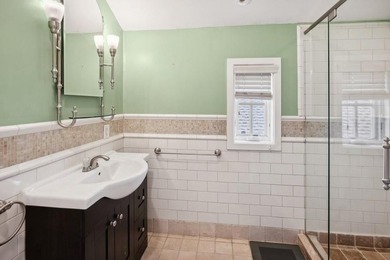 A Distinguished Bay Ridge Estate with Timeless Elegance & - photo 39