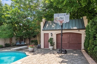 A Distinguished Bay Ridge Estate with Timeless Elegance & - photo 44