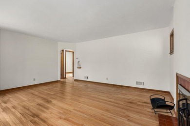 Additional listing photo 4