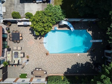 A Distinguished Bay Ridge Estate with Timeless Elegance & - photo 49