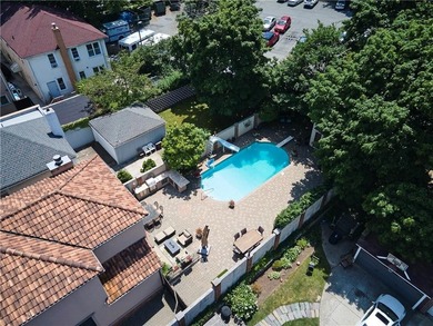 A Distinguished Bay Ridge Estate with Timeless Elegance & - photo 50