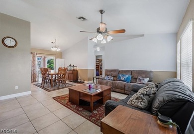 SELLER SAYS MAKE AN OFFER!! Vaulted ceilings, Main components of - photo 5