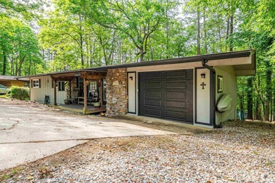A wonderful 3/2 located in Hot Springs Village. It has been - photo 2