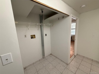Bright and spacious 3 bedroom, 1 & 2 bathroom, 2nd floor - photo 13