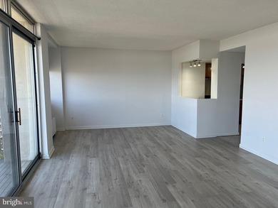 **NEW PRICE** PANORAMIC Potomac River View !! Walk to - photo 2