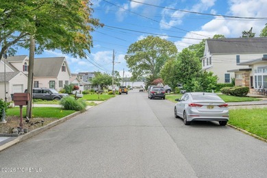 Welcome to this stunning, fully updated water view retreat in - photo 5