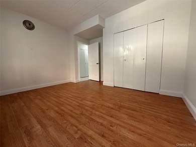 Bright and spacious 3 bedroom, 1 & 2 bathroom, 2nd floor - photo 40