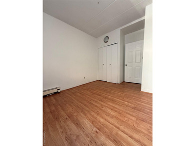 Bright and spacious 3 bedroom, 1 & 2 bathroom, 2nd floor - photo 41