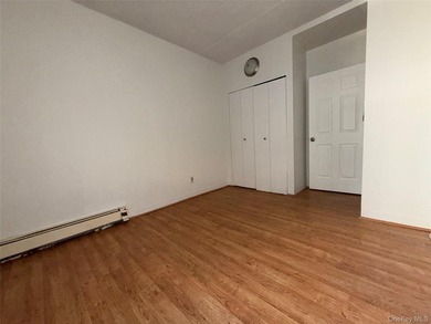 Bright and spacious 3 bedroom, 1 & 2 bathroom, 2nd floor - photo 42