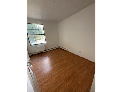 Bright and spacious 3 bedroom, 1 & 2 bathroom, 2nd floor - photo 43