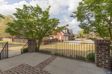Custom 5BR/4.5BA home on a quiet cul-de-sac with hardwood floors - photo 5