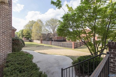 Custom 5BR/4.5BA home on a quiet cul-de-sac with hardwood floors - photo 8