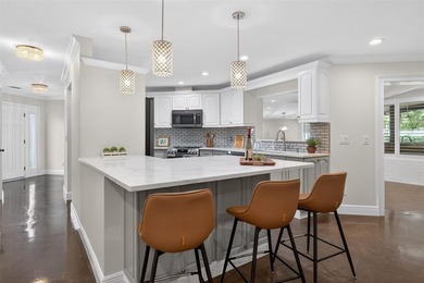 Wake up to the charm of Belleair living in this beautifully - photo 8