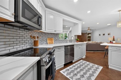 Wake up to the charm of Belleair living in this beautifully - photo 9