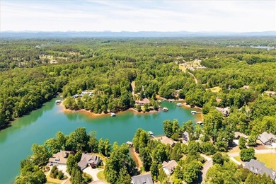 Nice building lot located in a Lake Keowee community. Gentle - photo 15