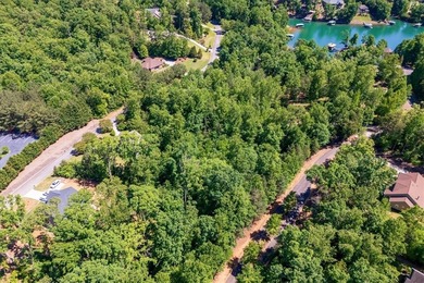 Nice building lot located in a Lake Keowee community. Gentle - photo 17