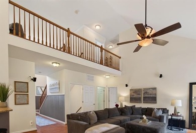 Welcome to this beautiful 5-bedroom, 3.5-bath transitional home - photo 22