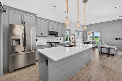 Experience uniquely spectacular views from this exceptional home - photo 2