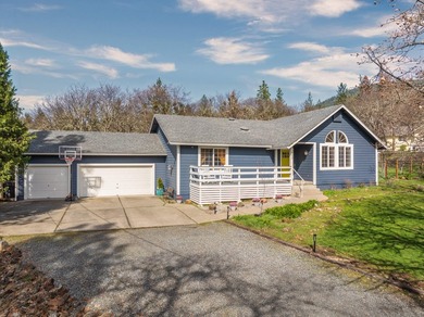 (private lake, pond, coastal) Home For Sale in Grants Pass Oregon