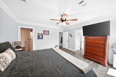 Welcome home to 416 Cumberland Rd, a beautifully updated brick - photo 19