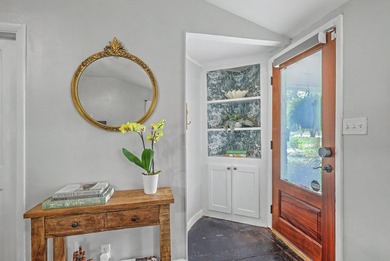 A charming and well maintained brick ranch on a large lot in one - photo 8