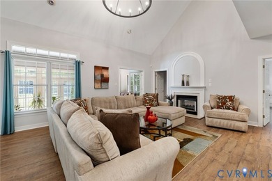 POTENTIAL 1ST FLOOR BEDROOM. Beautifully RENOVATED home - photo 19