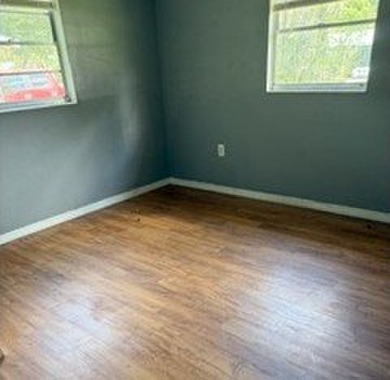Great investment home, home on inside is ready to rent or live - photo 20