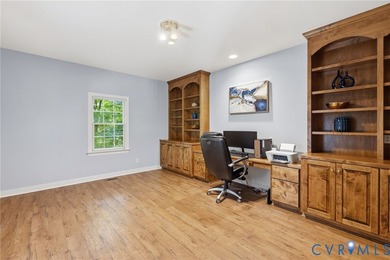 POTENTIAL 1ST FLOOR BEDROOM. Beautifully RENOVATED home - photo 22