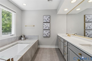 POTENTIAL 1ST FLOOR BEDROOM. Beautifully RENOVATED home - photo 32