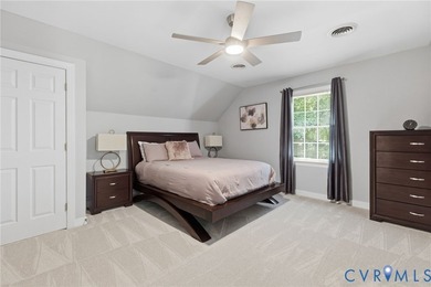 POTENTIAL 1ST FLOOR BEDROOM. Beautifully RENOVATED home - photo 34