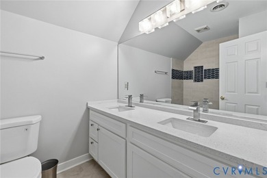 POTENTIAL 1ST FLOOR BEDROOM. Beautifully RENOVATED home - photo 37