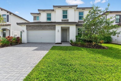(private lake, pond, creek) Home For Sale in Royal Palm Beach Florida