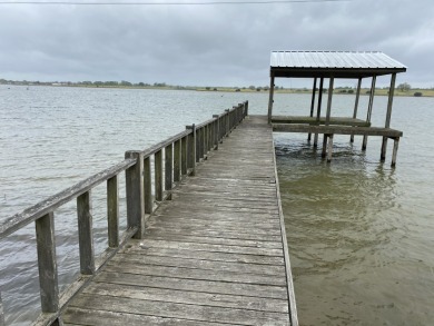 Nice Brick Home on 2 Waterfront Lots with Fishing Pier - photo 1