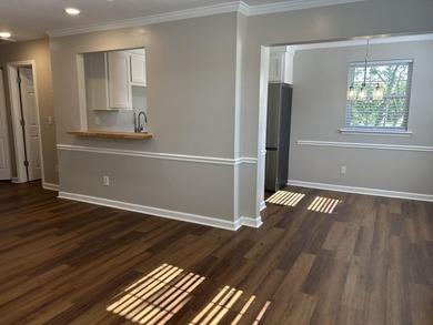 Don't miss this fully refreshed, top-floor 2-bedroom, 1-bath - photo 2