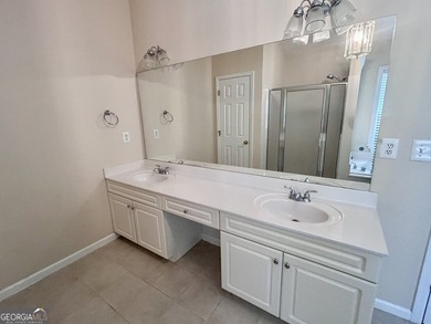 Welcome to life in Lake Redwine! This beautifully updated - photo 19