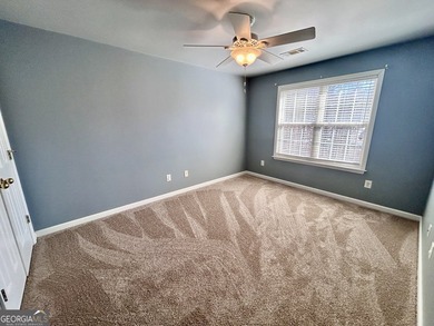 Welcome to life in Lake Redwine! This beautifully updated - photo 20