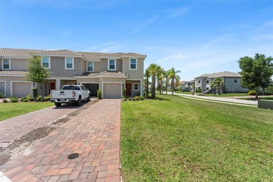 Lake Tohopekaliga Townhome/Townhouse For Sale in Kissimmee Florida