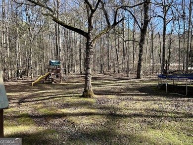 Welcome to life in Lake Redwine! This beautifully updated - photo 32