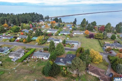 Welcome to 241 Bay View, a home that captures the warmth, beauty - photo 33