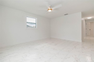 Move-in ready and newly renovated, this spacious 4-bedroom - photo 4