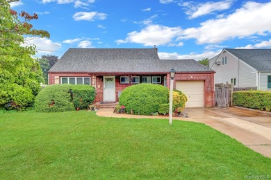 Well Maintained 4 Bedroom Cape. Updates Include a New Roof, 2 - photo 2