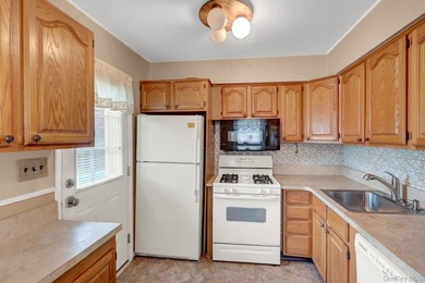 Well Maintained 4 Bedroom Cape. Updates Include a New Roof, 2 - photo 10